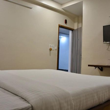Hotel Royal Residency Calcutta  Esterno foto
