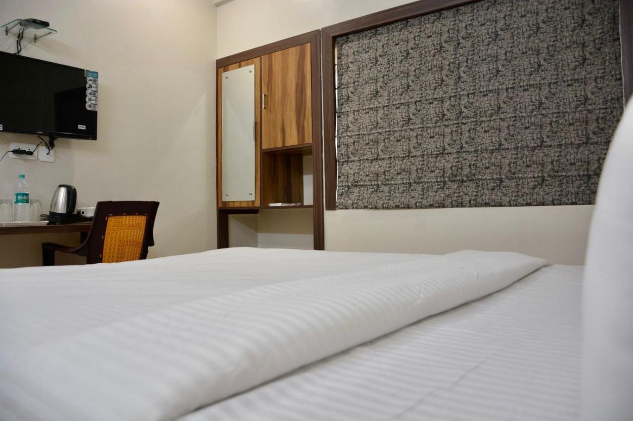 Hotel Royal Residency Calcutta  Esterno foto
